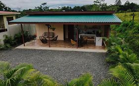 Chongo'S Place Familiar